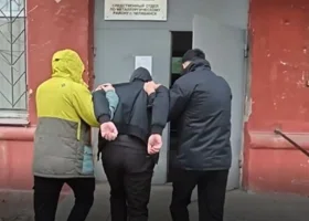 В Челябинске появилось видео нападения убийцы с мачете на бывшую жену и сожителя