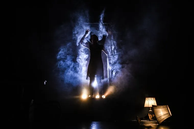 Репетиция моноспектакля Piaf. Любовь не по нотам в частном универсальном театре Theatrum. Верхняя Пышма