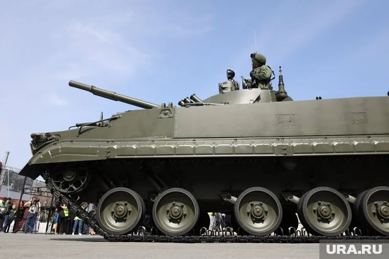 БМП из Кургана стали участниками парадах Победы
