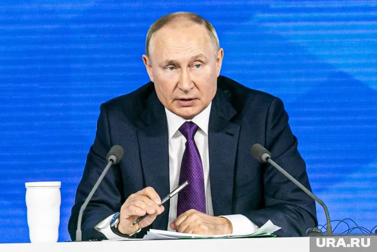 Владимир Путин дал поручения после аварии на шахте в Кузбассе