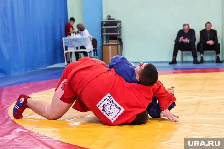 Спортсмен из Нижневартовска Найфонов победил борца из Грузии со счетом 4:0