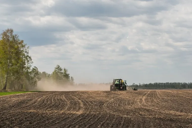 Посевная. Поселок Глинки. Курган