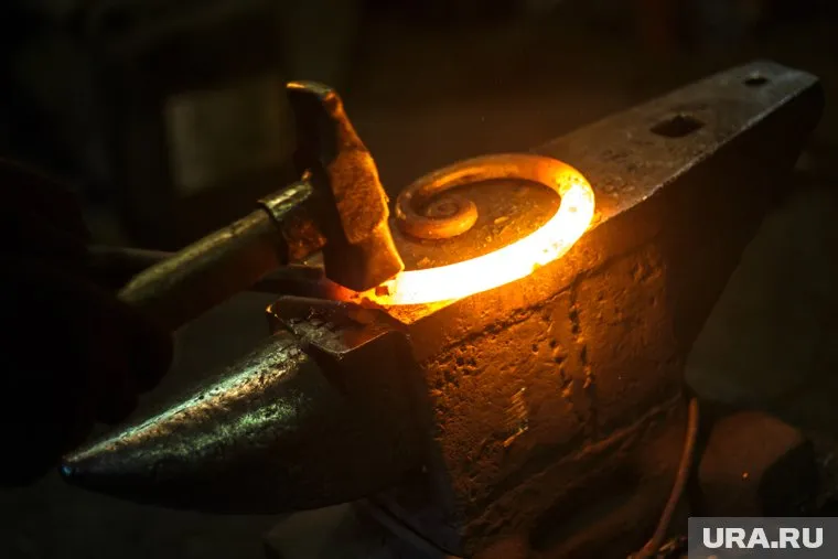 Детали куются вручную