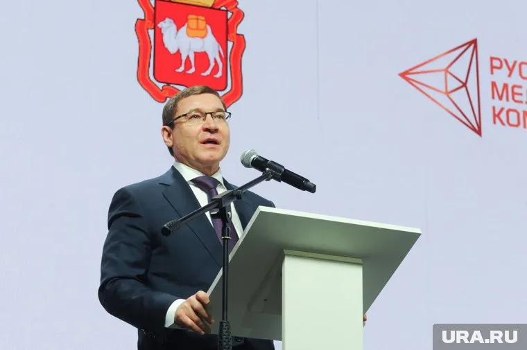 Якушев поблагодарил губернатора Челябинской области Алексея Текслера и его команду за организацию форума