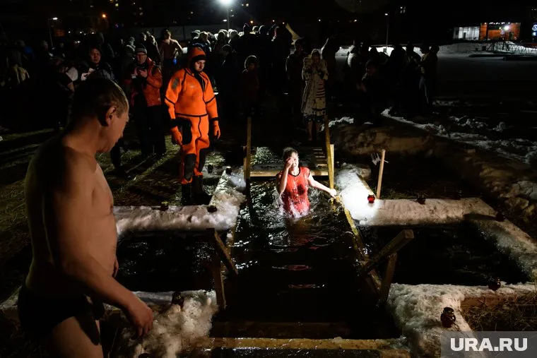 Сергей Маненков окунулся в крещенскую иордань