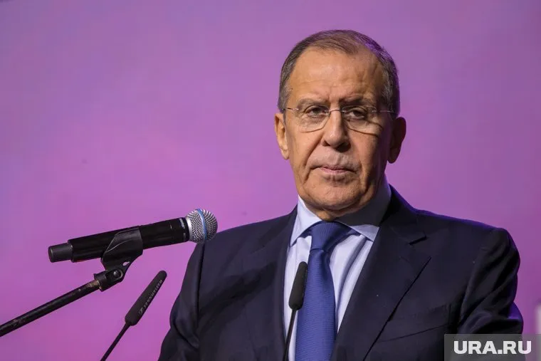 Сергей Лавров заявил, что Порошенко, Олланд и Меркель давно планировали войну против РФ