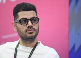 Толпа екатеринбуржцев собралась в «ЭКСПО» ради популярного ведущего