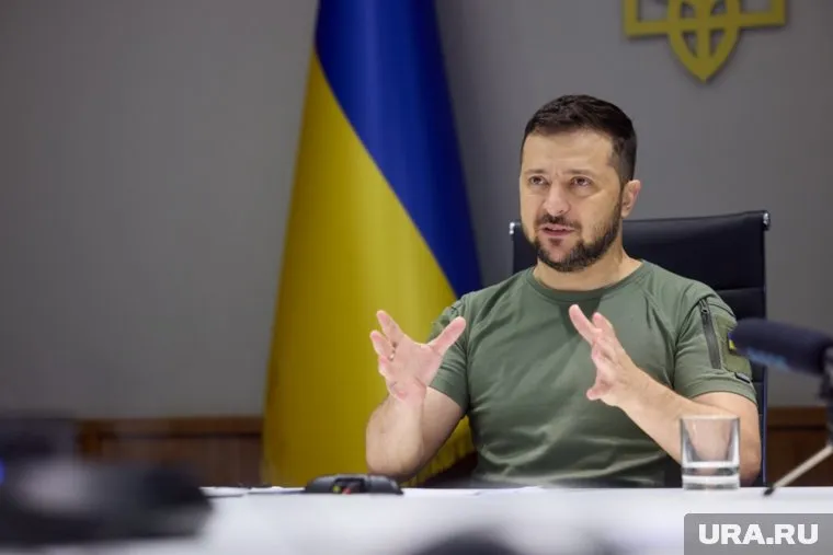 Владимир Зеленский просит встречи с президентом Владимиром Путиным, чтобы выиграть время для Запада и ВСУ, заявил Алексей Подберезкин