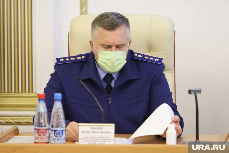Игорь Ткачев потребовал выяснить причины потопа в челябинском госпитале