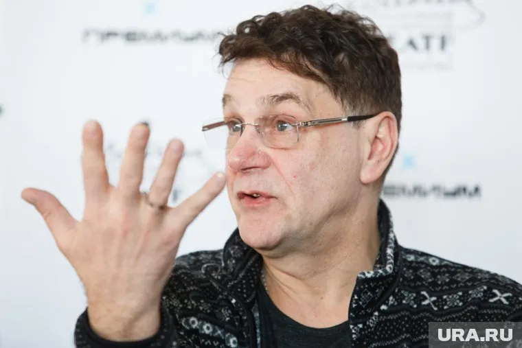 Сергей Маковецкий в сериале играет роль отца адвоката