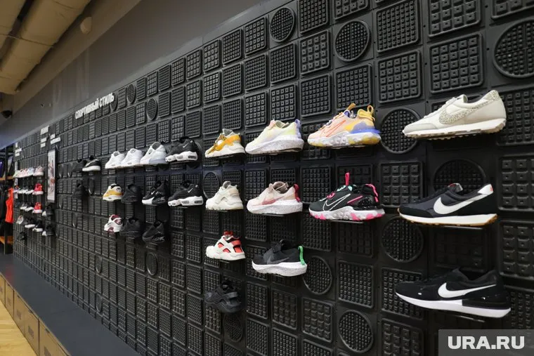 Основная причина ухода компаниииз РФ — проблема с логистикой