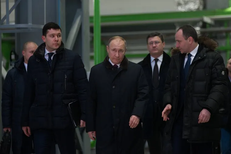 Визит Президента Российской Федерации Владимира Путина на ТЭС Маяковская. Город Гусев, Калининградская область, путин владимир, алиханов антон, ковальчук борис