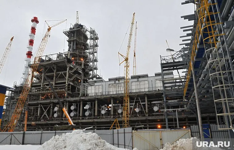 Южноуральский бизнесмен уверяет: сотни работающих на строительстве Антипинского НПЗ компаний становятся банкротами из-за неплатежей