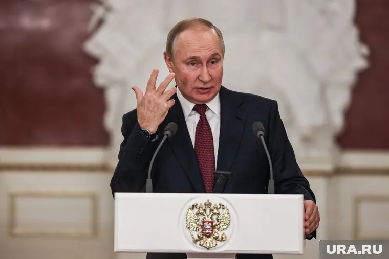 Президент РФ Владимир Путин показал, что российская армия уверенно идет к очередной победе над нацизмом