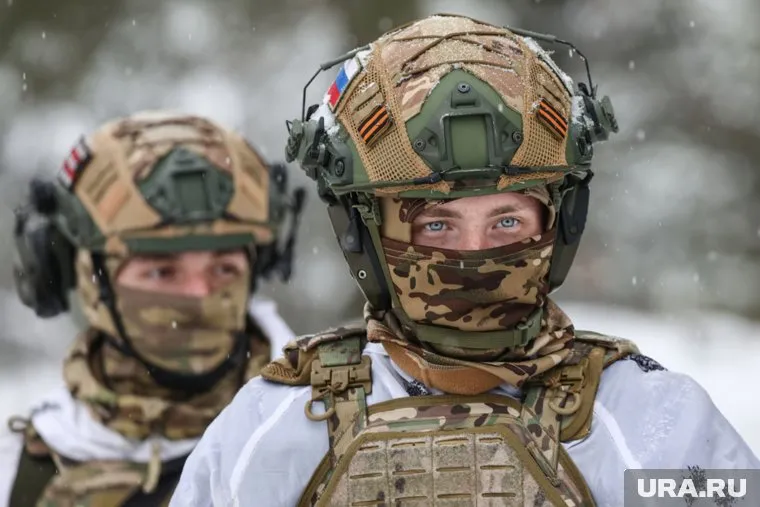 Автор посвятил книгу всем, с кем стоял плечо к плечу на самом сложном участке СВО (архивное фото)