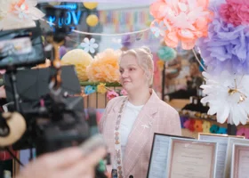 «Слушаешь, что не тебе одному плохо»: Варвара Щербакова — о съемках в Екатеринбурге и нюансах стендапа