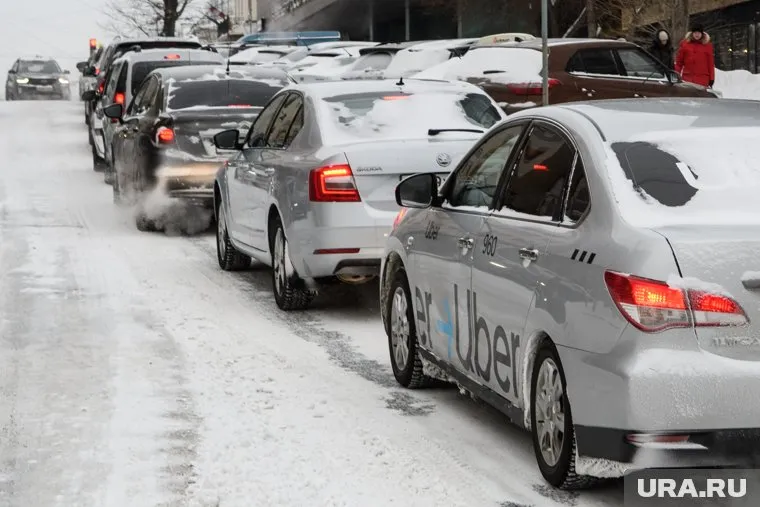 Цены на такси выросли в два-три раза