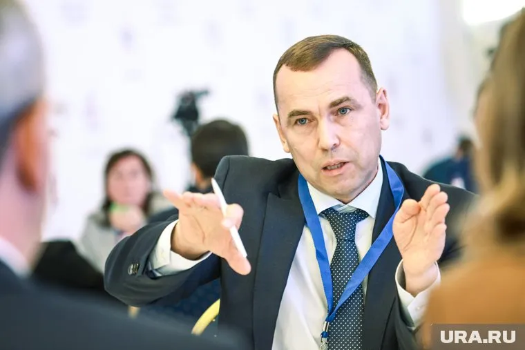 Шумков: представители общества потребления могут активно начать потреблять друг друга
