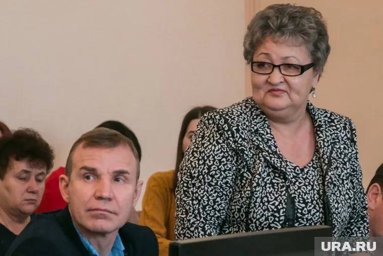 Владимир Кочеулов обратился в суд из-за отстранения от работы
(на фото Владимир Кочеулов с Камилой Жимбаевой)