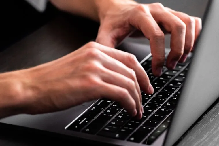 Работа за компьютером. Иллюстрации. Екатеринбург