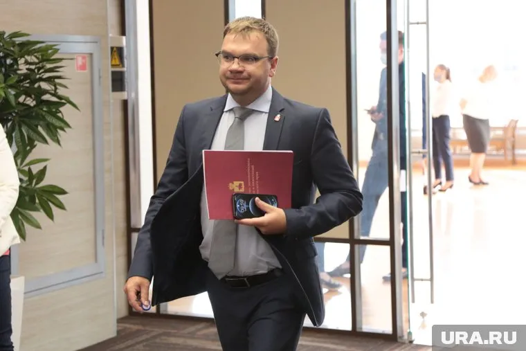 Эдуард Соснин привел структуру мэрии в соответствии со структурой правительства