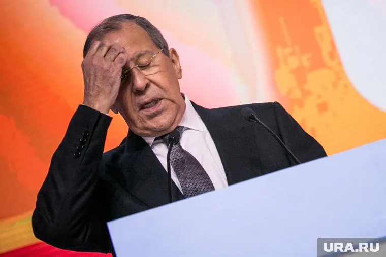 Кулеба заявил, что не будет разговаривать с Лавровым