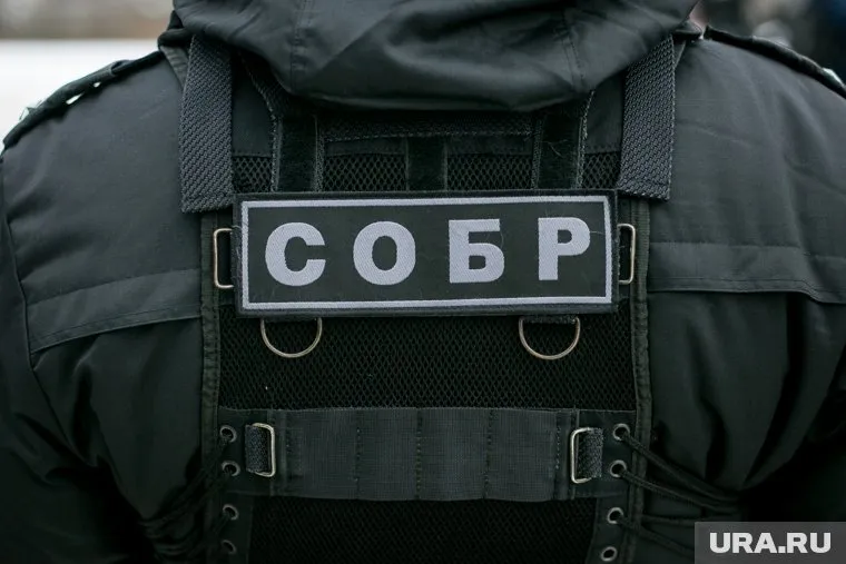 Внутри школы Нурмагомедова проходит «мероприятие» без обысков, заявили силовики