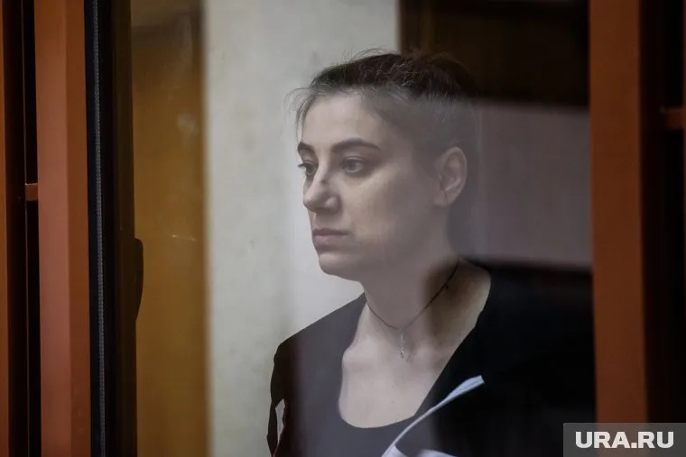 При этом в судах свою вину она не признает