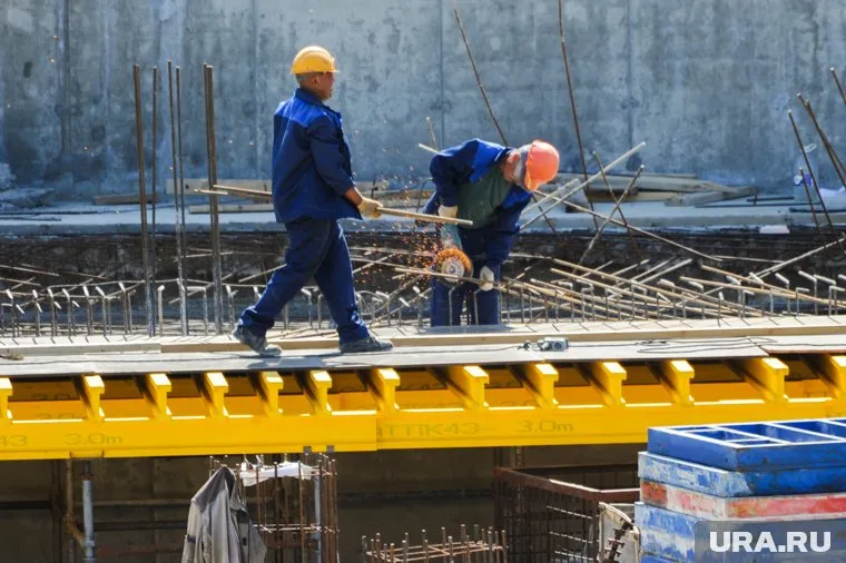 Чаще всего мигранты в Тюменской области работают в сфере строительства