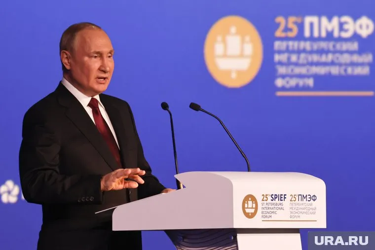 Запад претендует на все ресурсы человечества, считает Путин