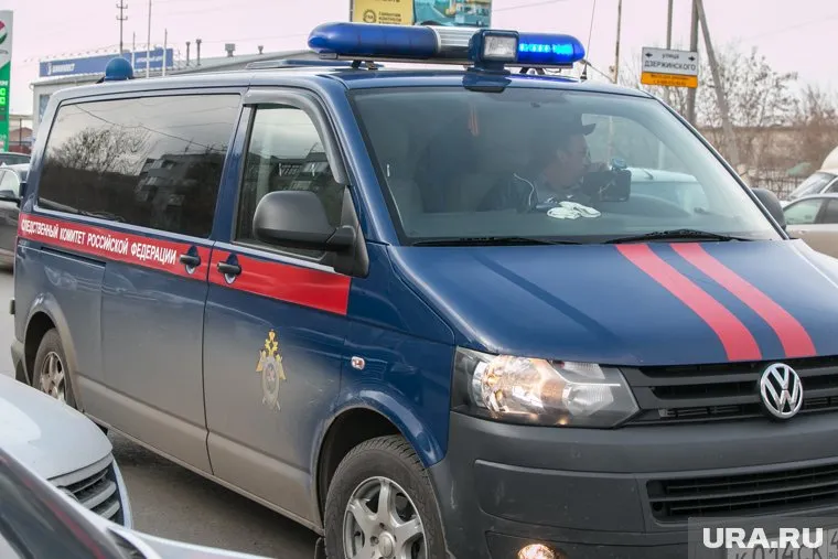 Следователи выясняют причину смерти трех человек