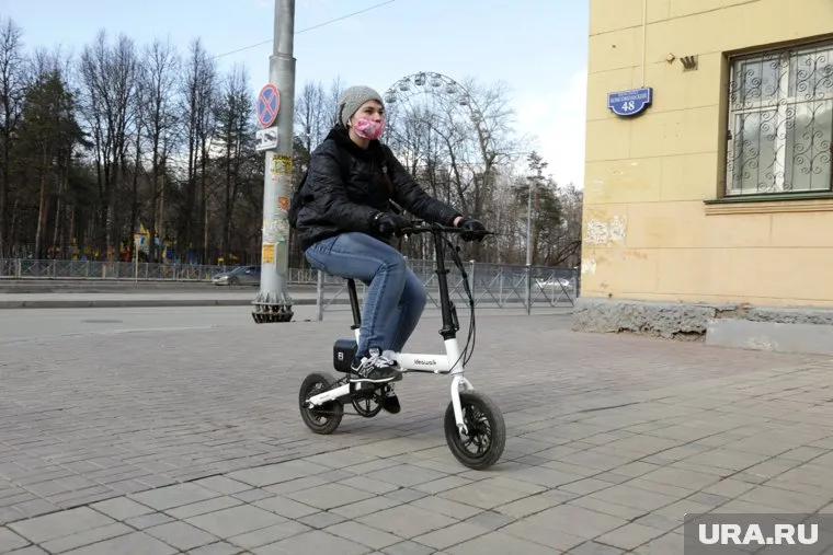 Курганец на электровелосипеде попал в ДТП