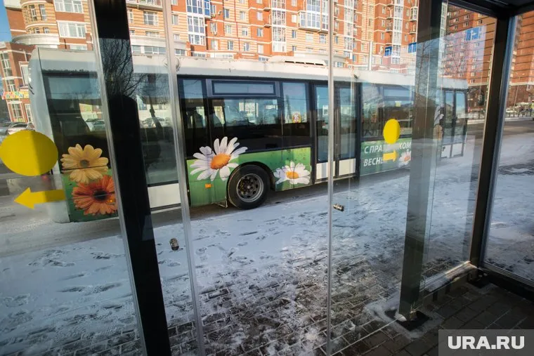 В крупнейшем городе ХМАО снизят цены на проезд в автобусах — в полтора раза