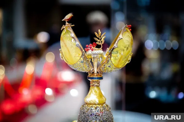 В ТОП вошел глава «Реновы» Виктор Вексельберг, который купил яйцо Карла Фаберже