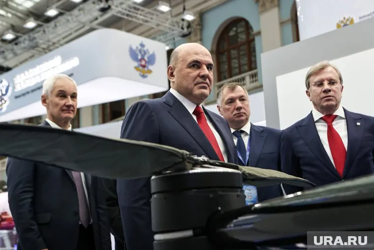 Премьер-министр РФ Михаил Мишустин призвал активнее внедрять новейшие технологии в военную промышленность