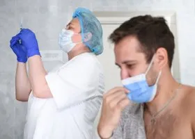 Суд вынес приговор блогеру за фейки о вакцине от коронавируса