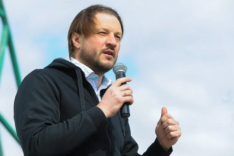 Экологический народный сход Челябинск дыши Николая Сандакова, в сквере Колющенко. Челябинск, сандаков николай