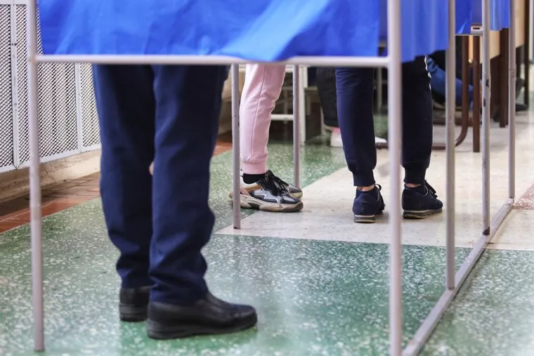 Единый день голосования. Ситникова Елена на избирательном участке. Курган