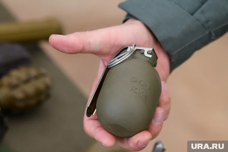 Сотрудники школы оставили гранату в учебном кабинете