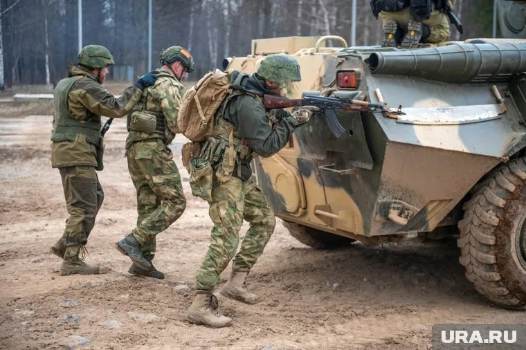 Российские военные продвигаются на донецком направлении