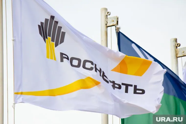 На нефтеперерабатывающих заводах «Роснефти» в ХМАО обыскивают сотрудников