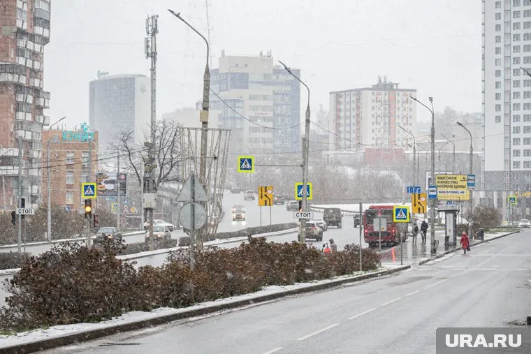 В ГИБДД посоветовали автовладельцам воздержаться на время снегопада от поездок