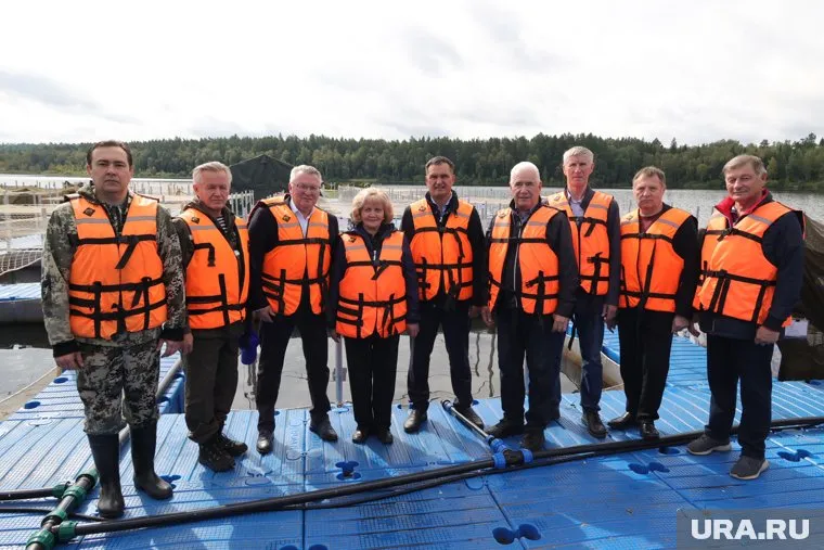 Рыборазводные предприятия посетила Людмила Бабушкина и свердловские депутаты