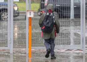 Мальчику оторвало пальцы, когда он поднял с земли деньги: что известно о ситуации в Красногорске