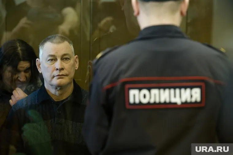 На скамье подсудимых - Виктор Ардабьевский и его "турбазовские" подельники