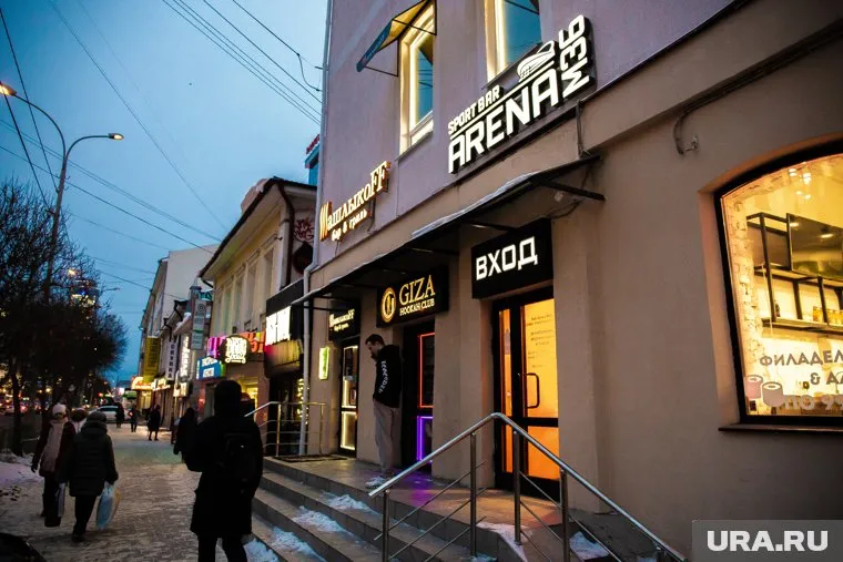 Володин обратился к владельцам магазинов с просьбой сменить вывески с иностранными названиями