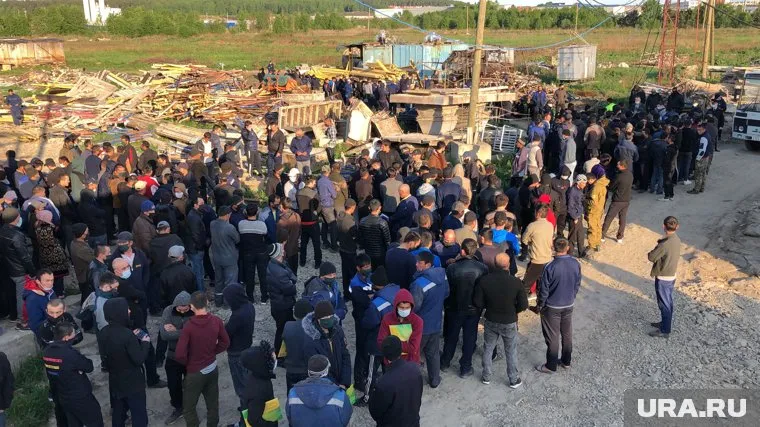 Несколько десятков мигрантов устроили драку