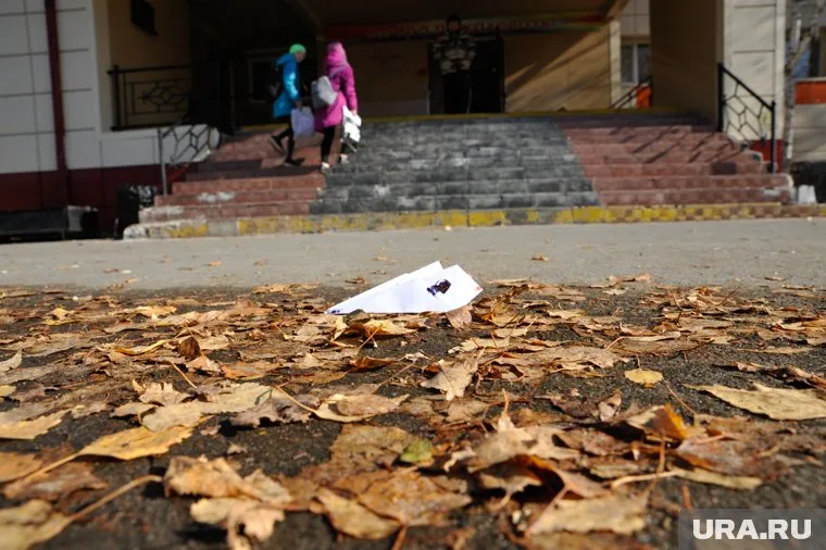 Учеников курганской школы, которую закроют, будут возить за 18 км от дома