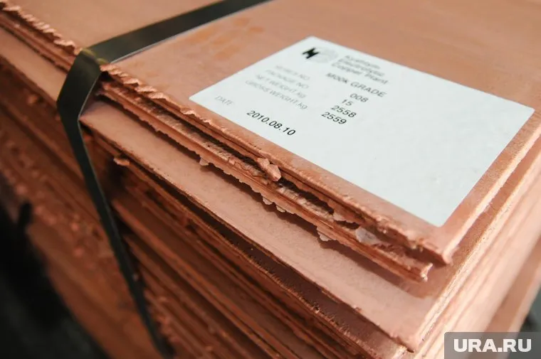 Европа получает российские товары через третьи страны, пишет FT