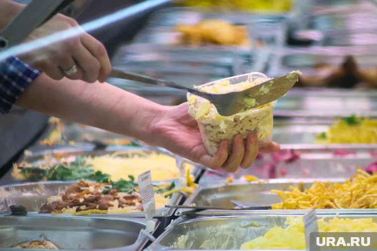 Законопроектом предлагается ввести запрет на продажу продуктов со сроком годности менее суток